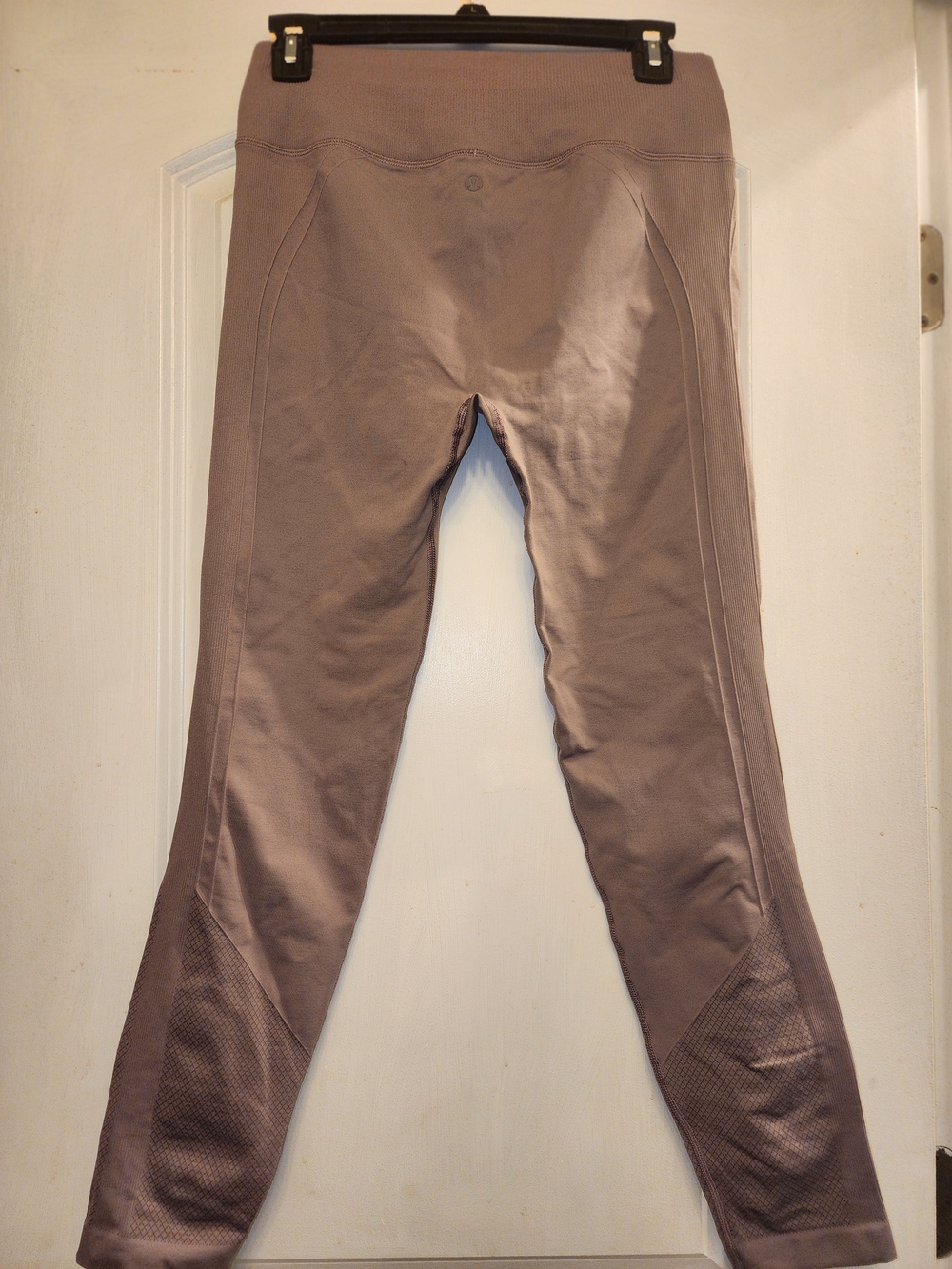 Seam-Detail Mauve Active Leggings